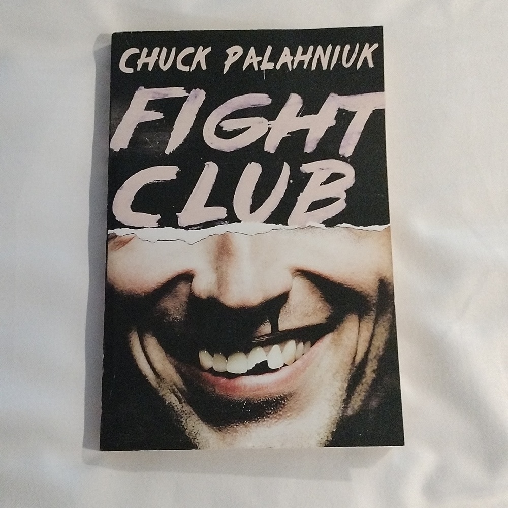 ⚜️ Fight Club Paperback